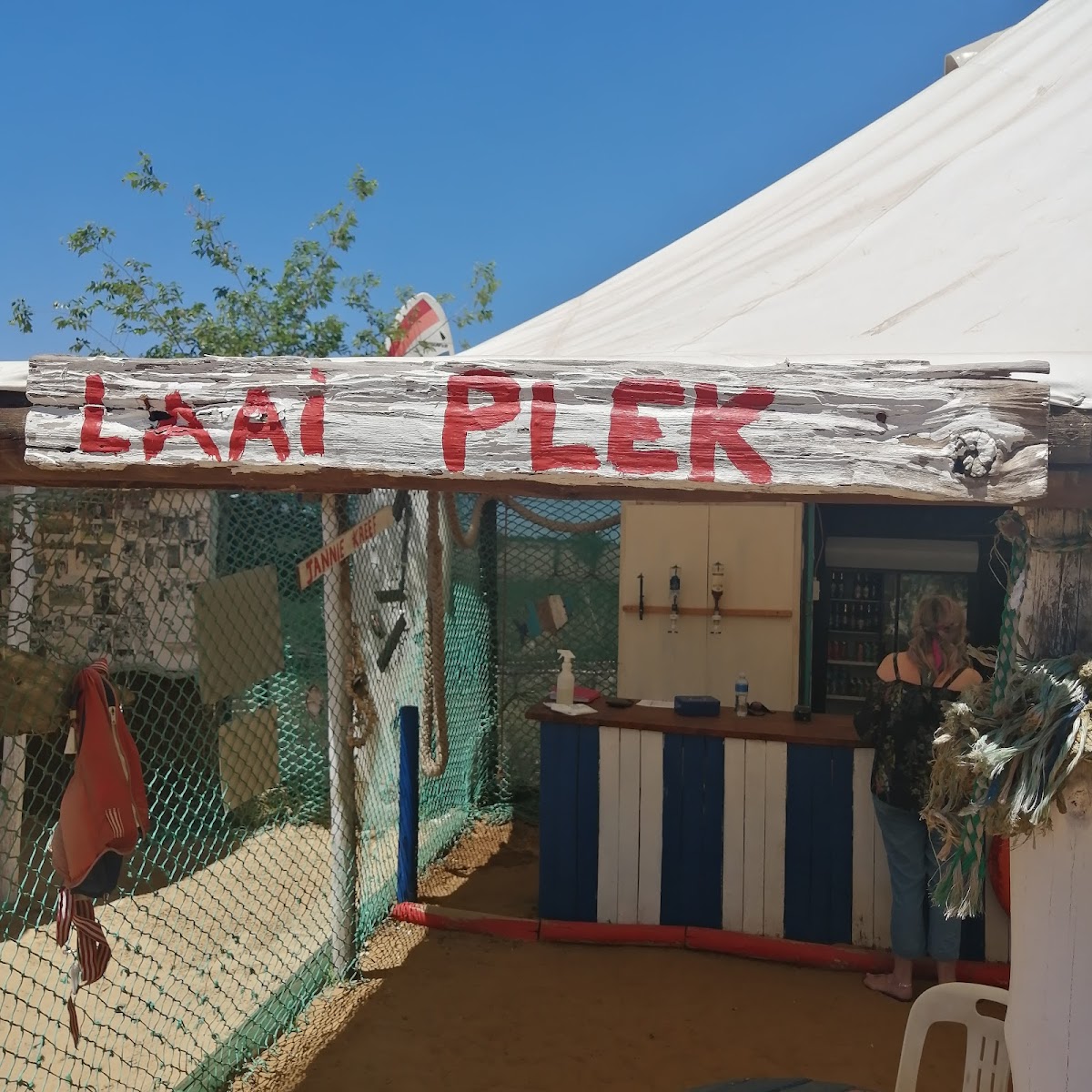 De Vette Mossel Parys | Beach Seafood Restaurant Experience